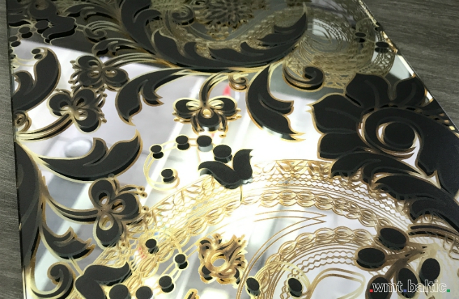 Druka uz spoguļa wmt.baltic