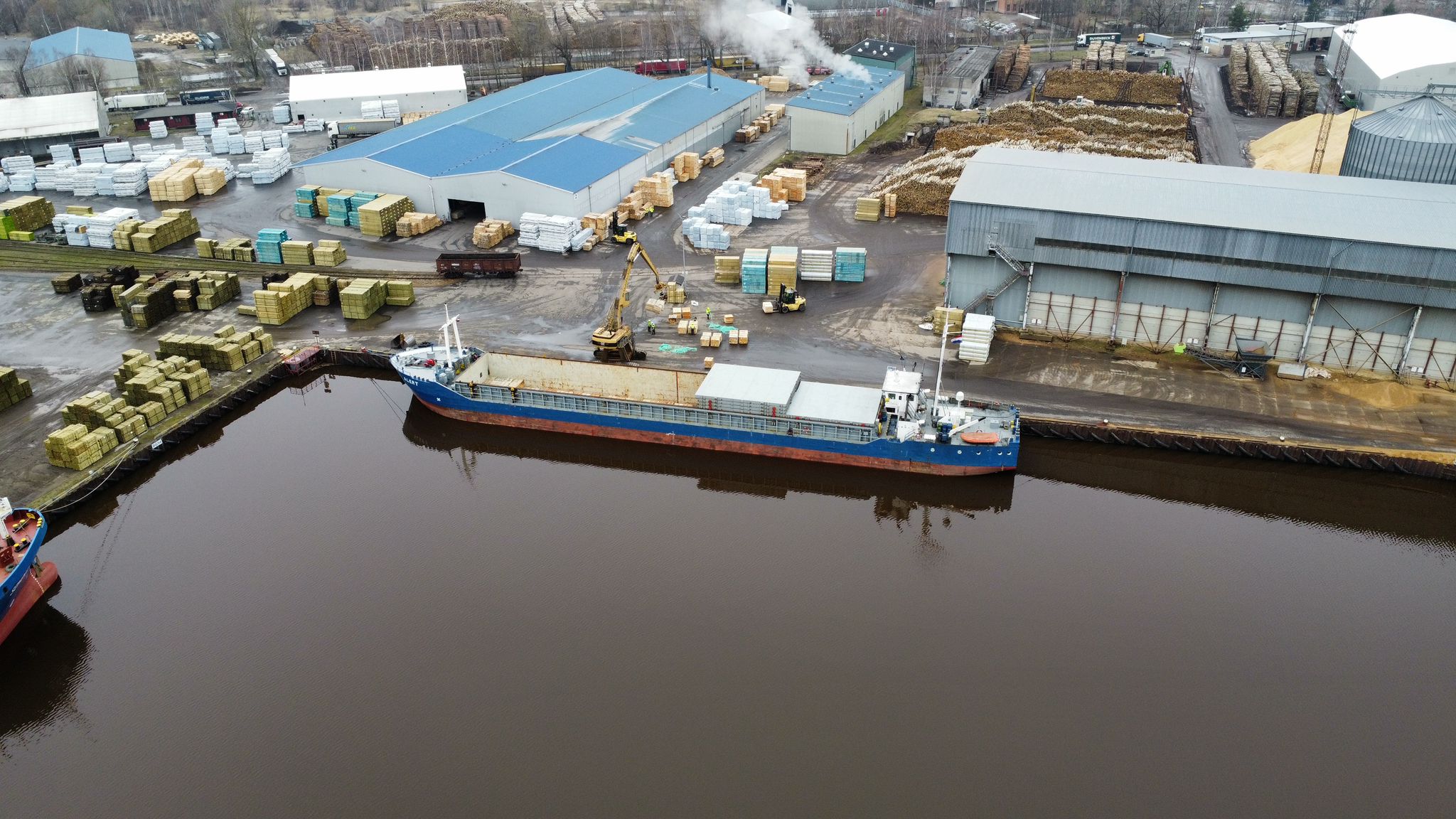 Kokmateriālu apstrāde