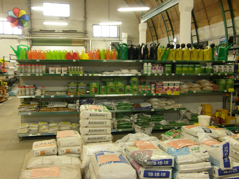 Agroķīmija minerālmēsli plastmasas lejkannas Valmiera Rūjiena