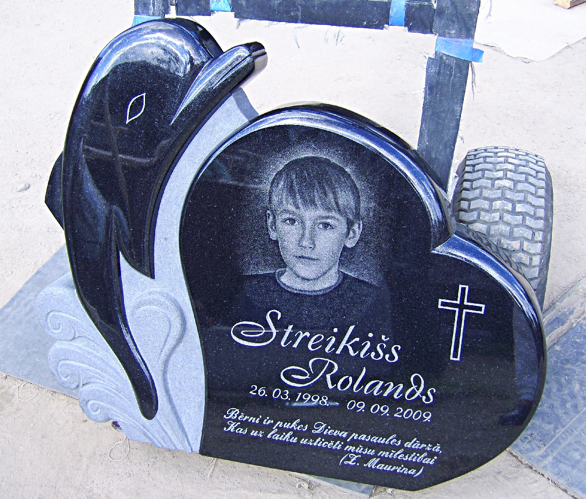 kapu pieminekļu gravēšana