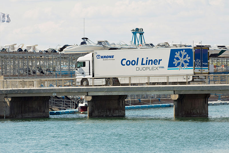 Puspiekabe KRONE refrižerators