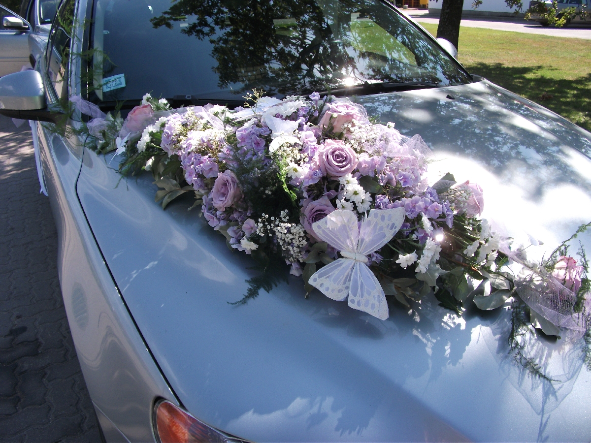 Kāzu mašīnu dekorēšana