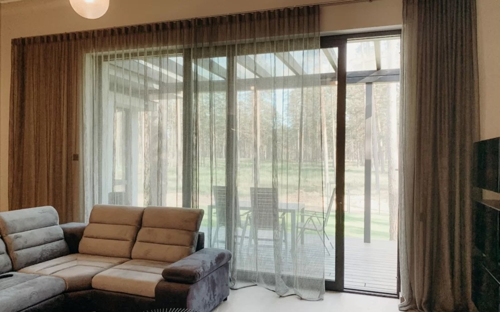 Pilna servisa logu noformējums