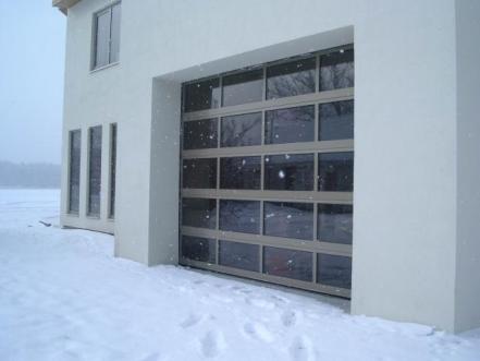 Sekciju tipa garāžu vārti