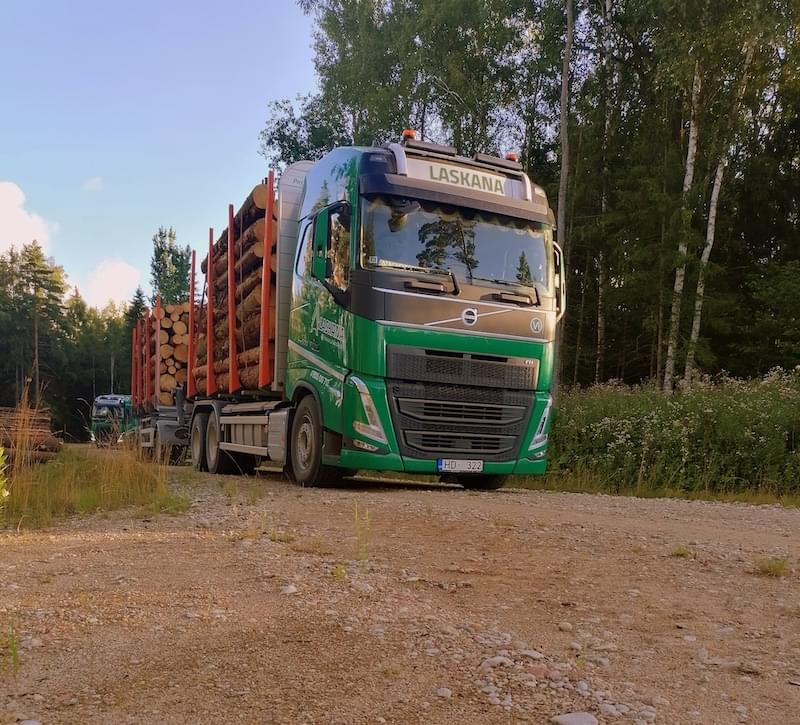 kokmateriālu pārvadājumi