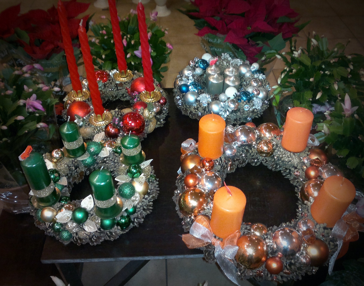 Adventes vainagi dāvanām Jelgavā