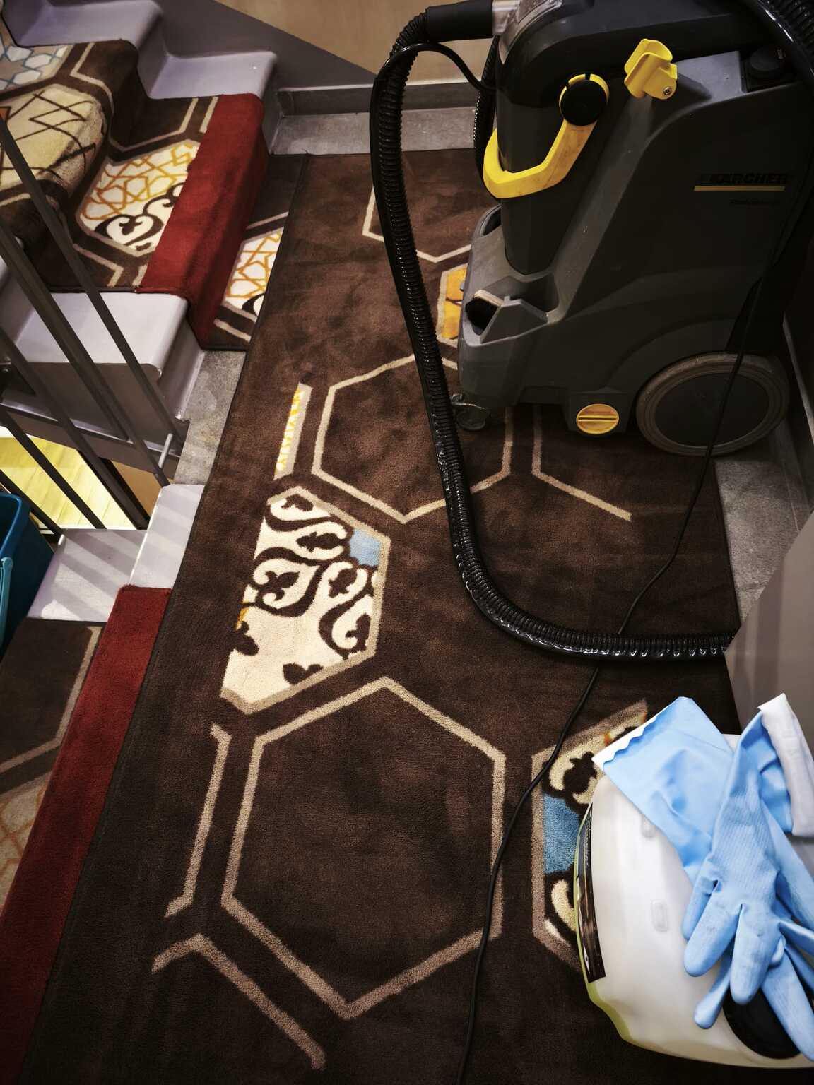 Paklāju tīrīšana