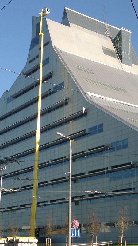 Ceļamkrānu, autokrānu iznomāšana un pakalpojumu sniegšanu