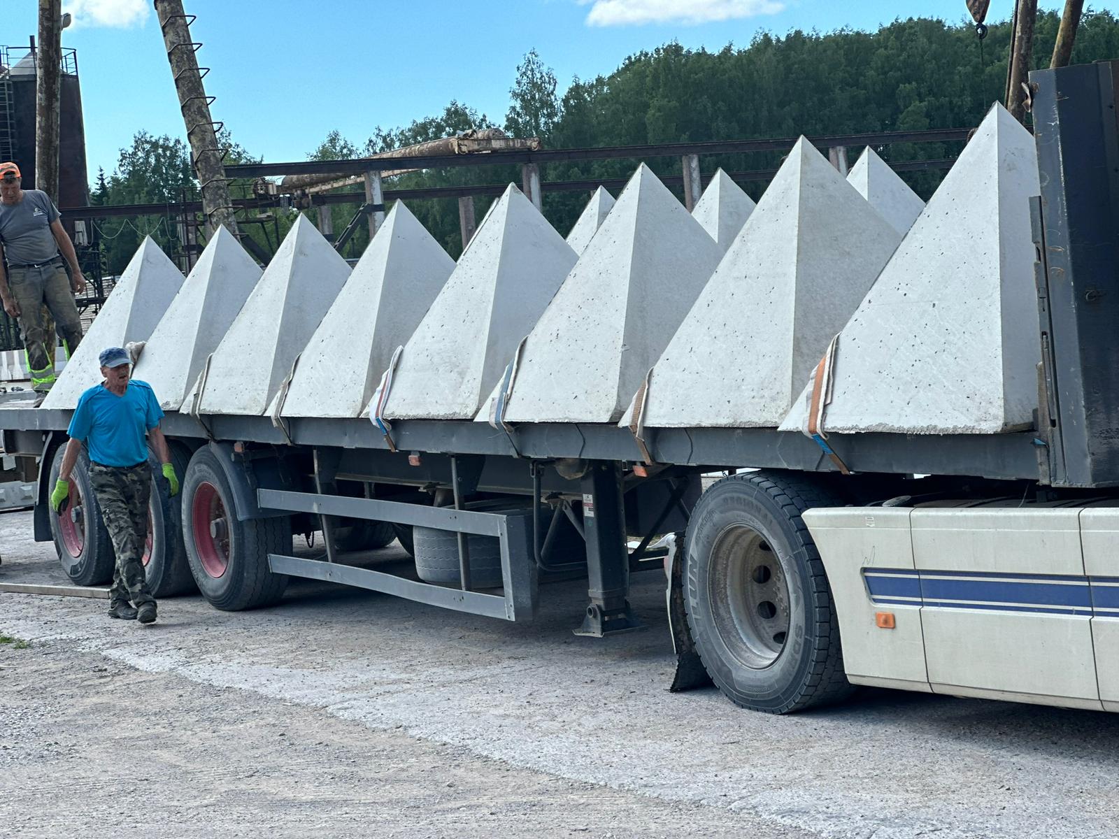 LAT SLABS produkcija