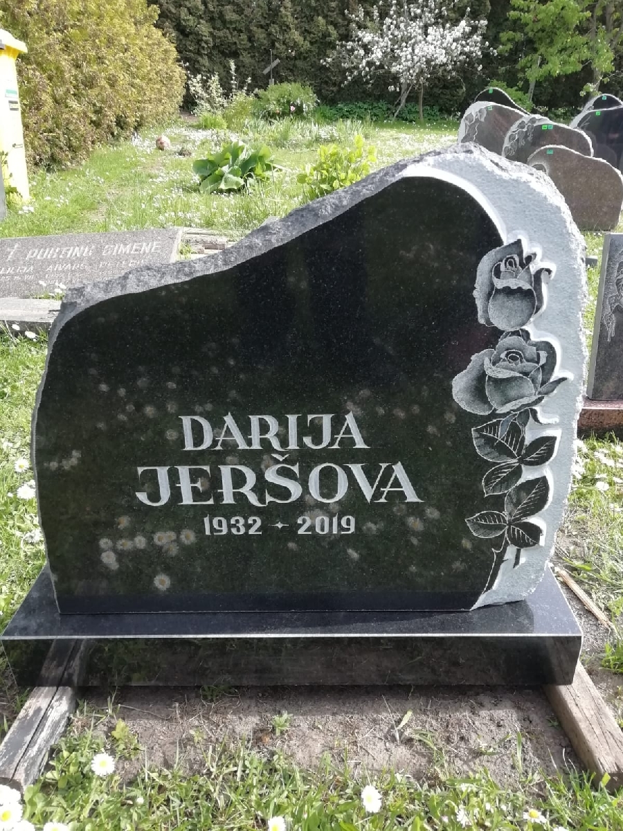 Kapu pieminekļu izgatavošana Siguldā