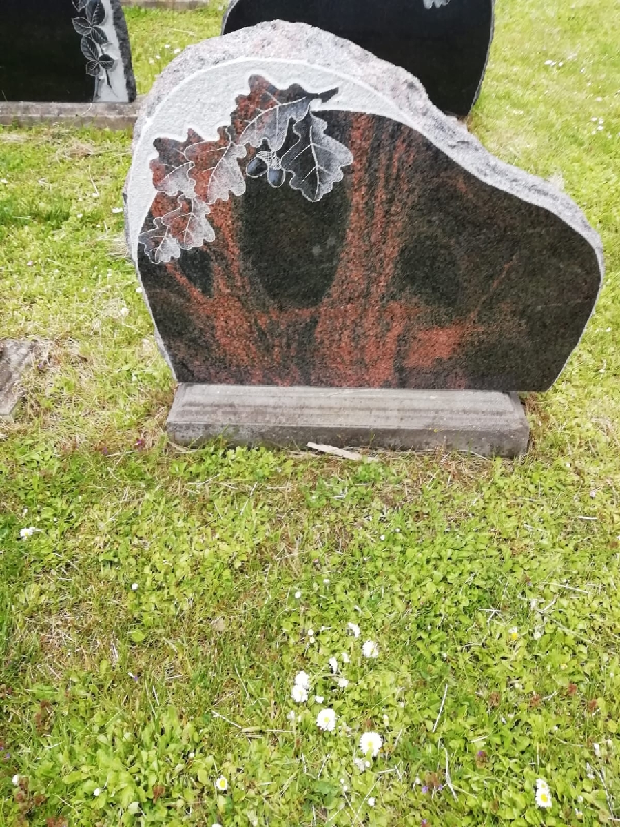 Kapu pieminekļu izgatavošana Siguldā