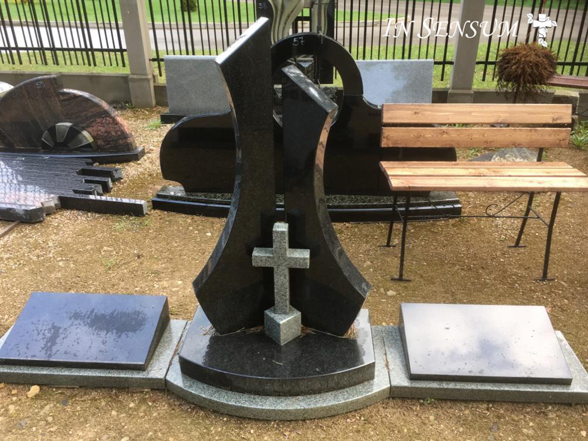 Pieminekļi un gravēšana