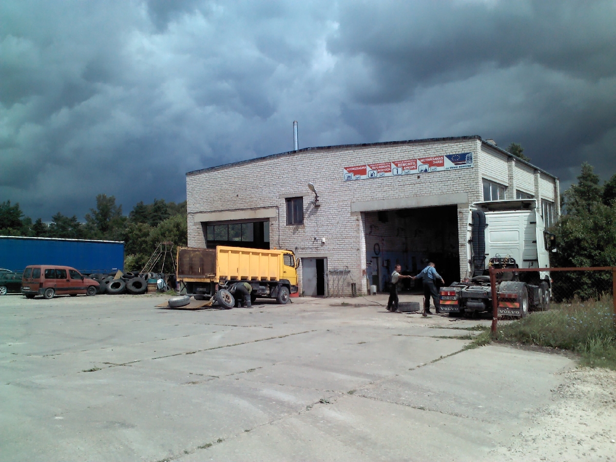 Kravas auto remonts Dobelē