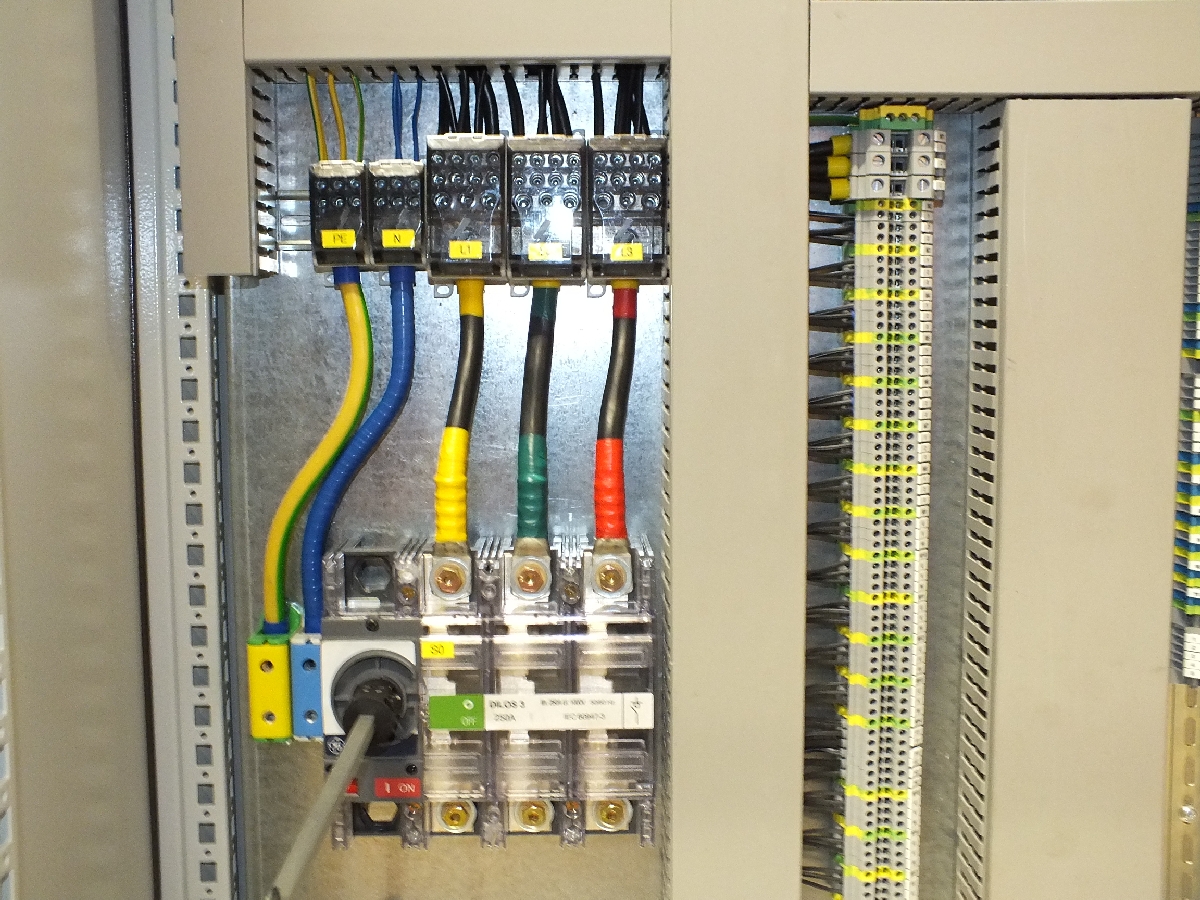 Atkritumu šķirošanas automātikas uzstādīšana Cēsis Valmiera Limbaži Vidzeme Rīga