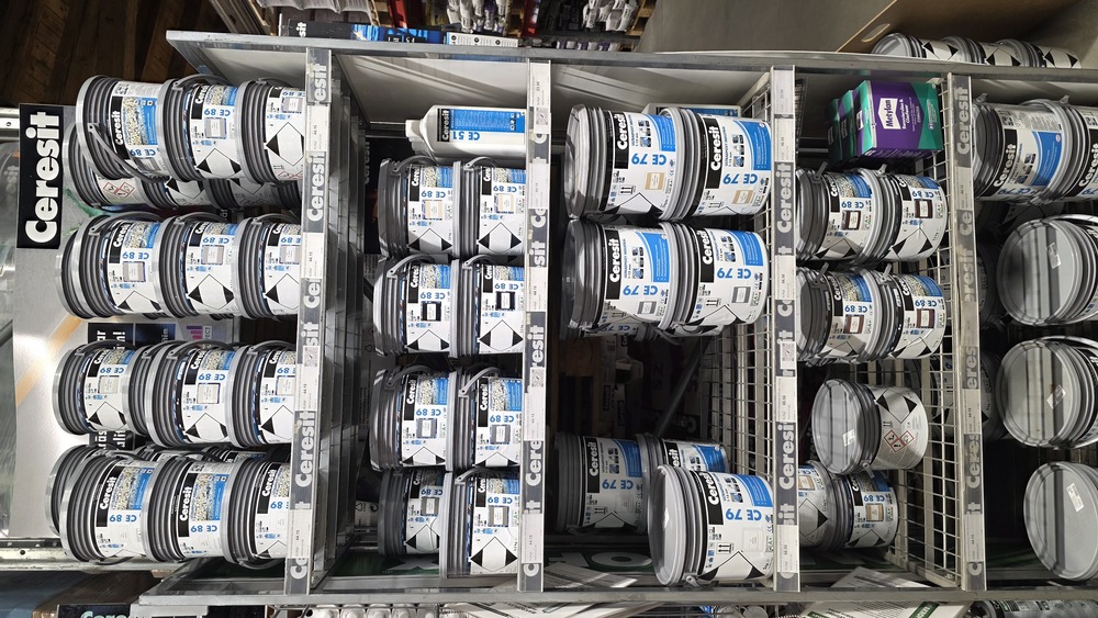 Ceresit CE89 un CE79 stends Profcentrs veikalā