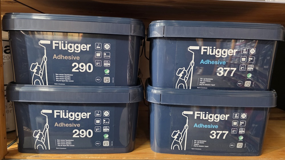 Flugger Adhesive 290 stends Profcentrs veikalā