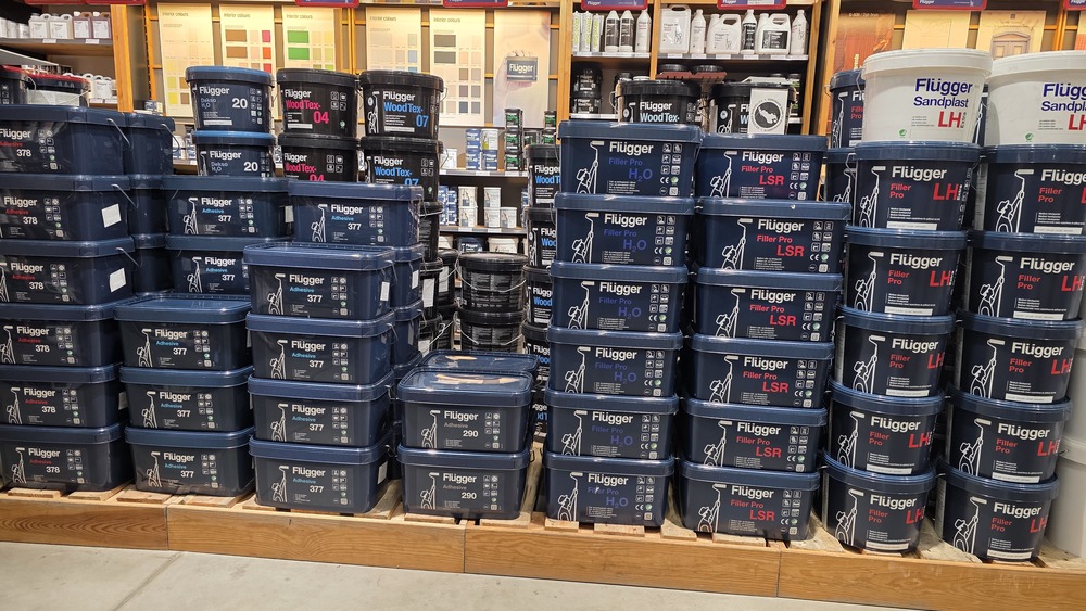 Flugger produktu stends Profcentrs veikalā