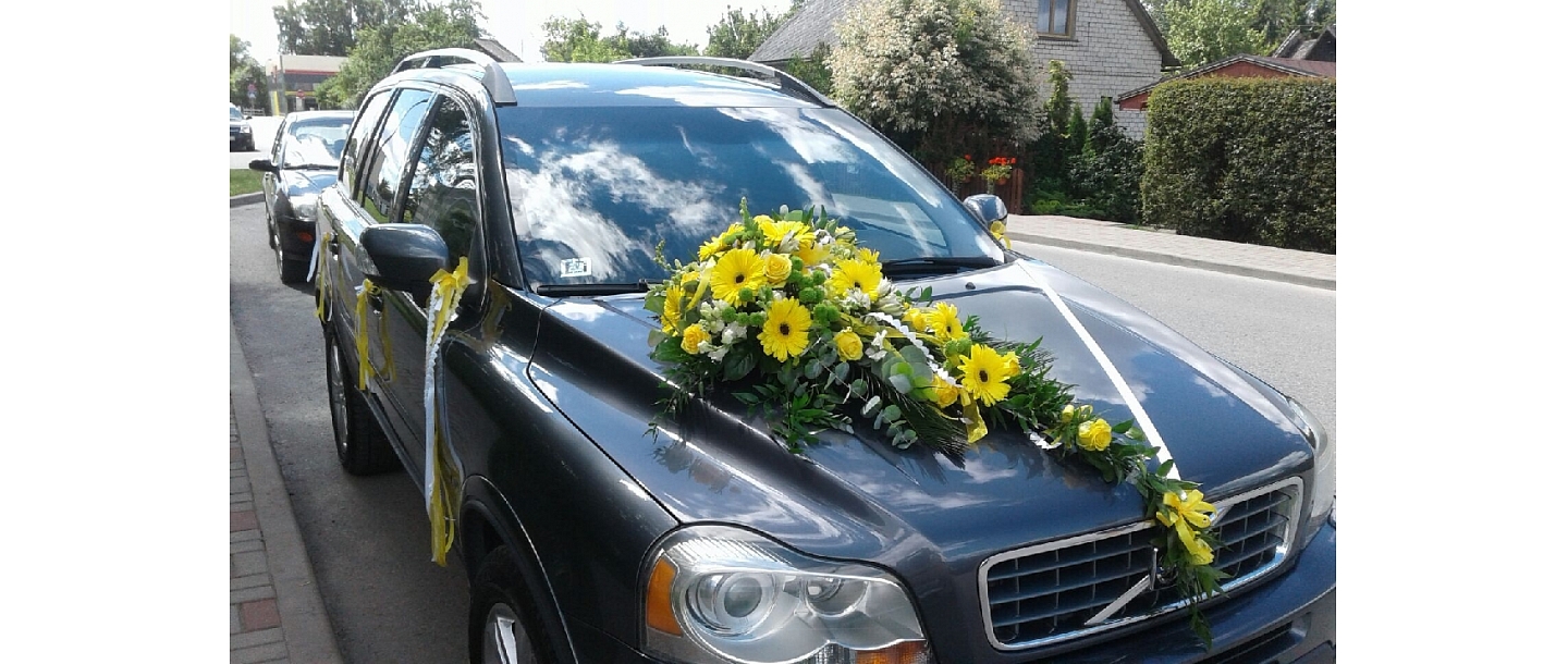 Ziedu pušķi un ziedu kompozīcijas