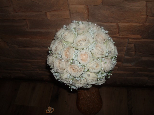 Apaļi ziedu pušķi Talsos