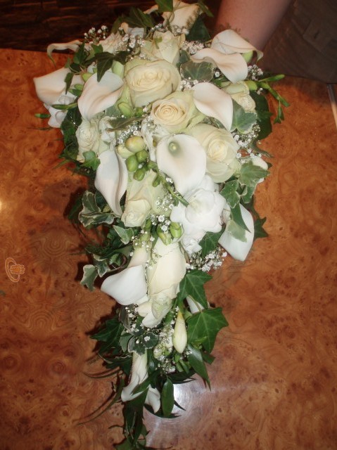 Gareni ziedu pušķi Talsos