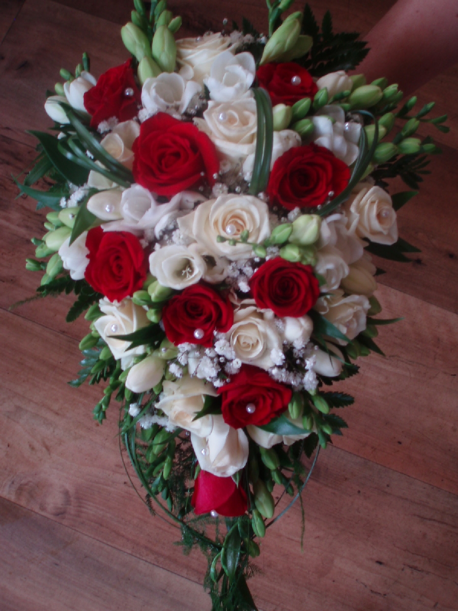 Ziedu kompozīcijas pēc pasūtījuma