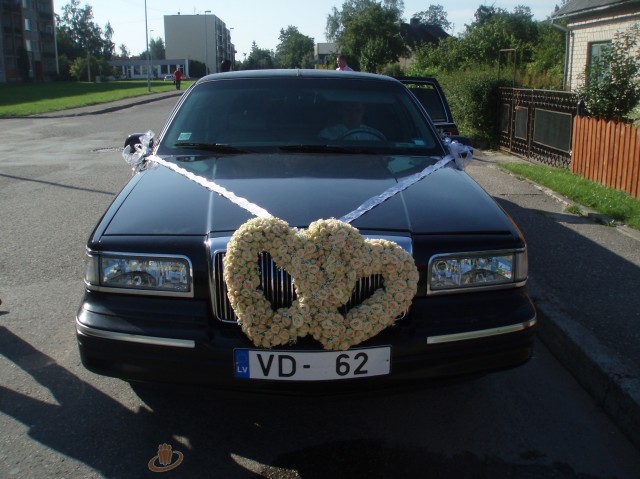 Kāzu auto greznošana