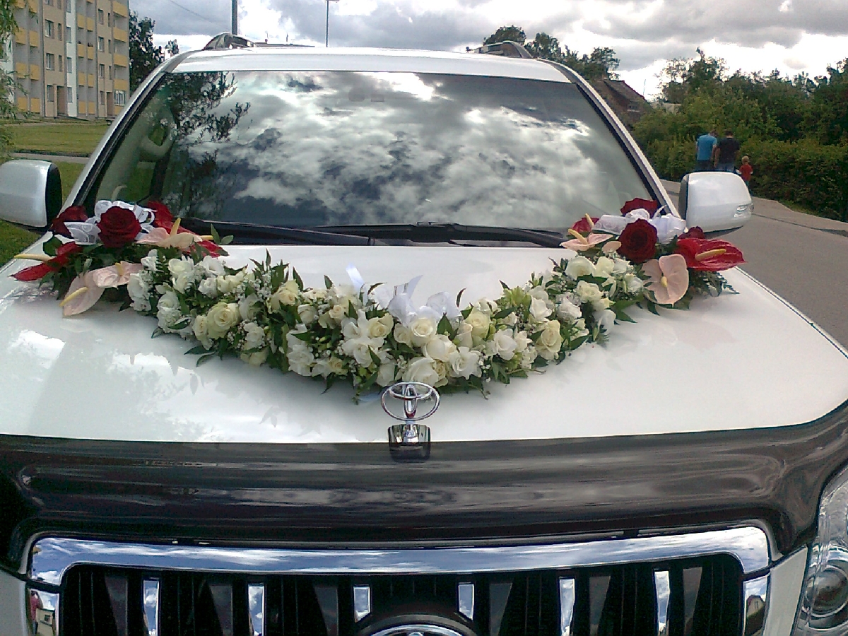 Auto noformēšana svētkim