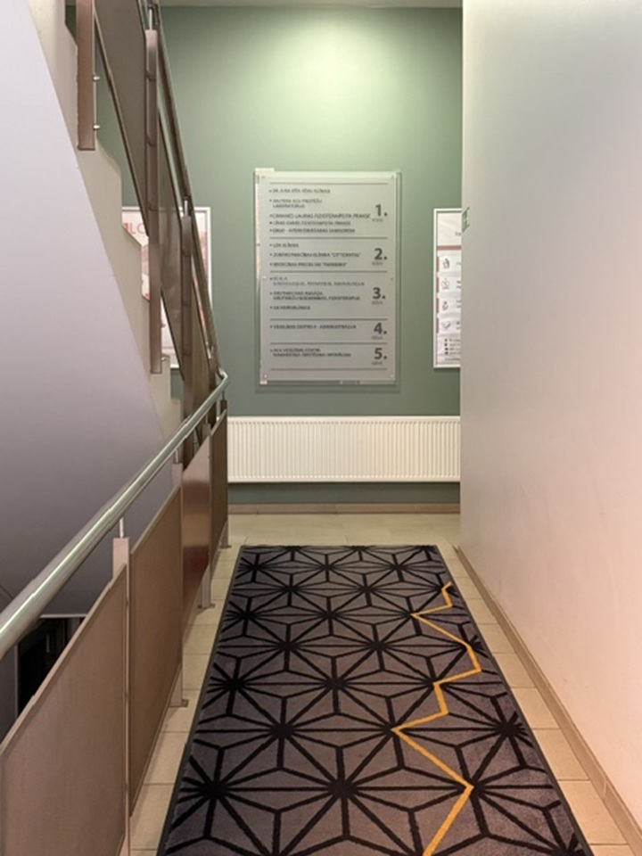 "Acu veselības centrs"