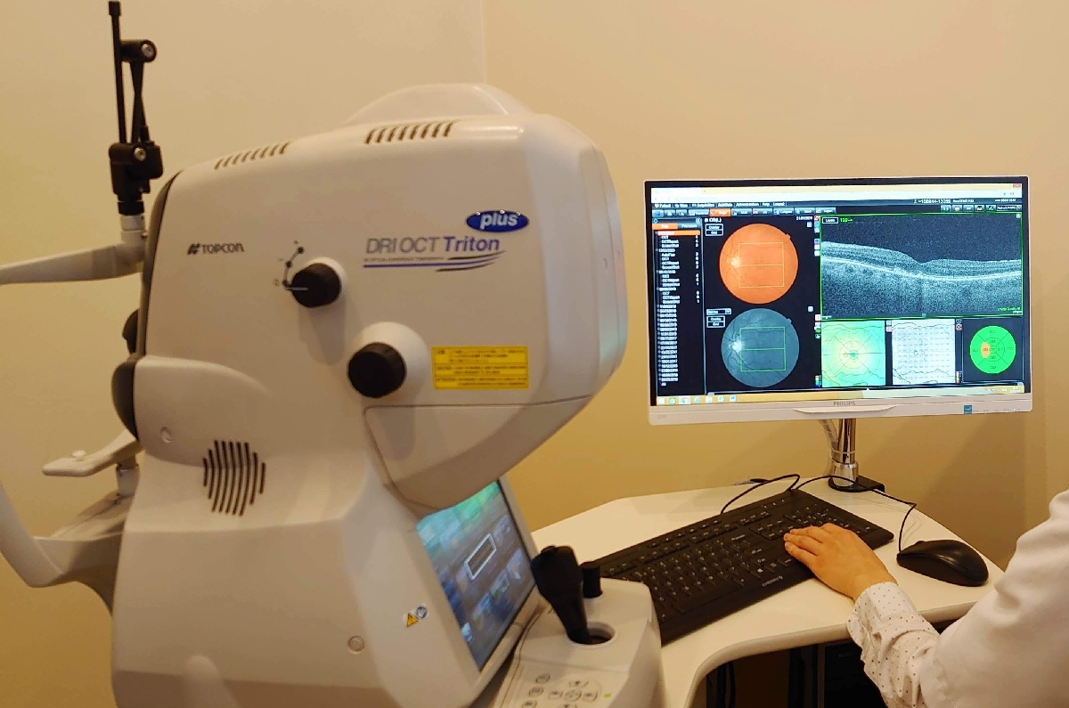 Optiskais koherentais tomogrāfs (OCT) tīklenes analīze