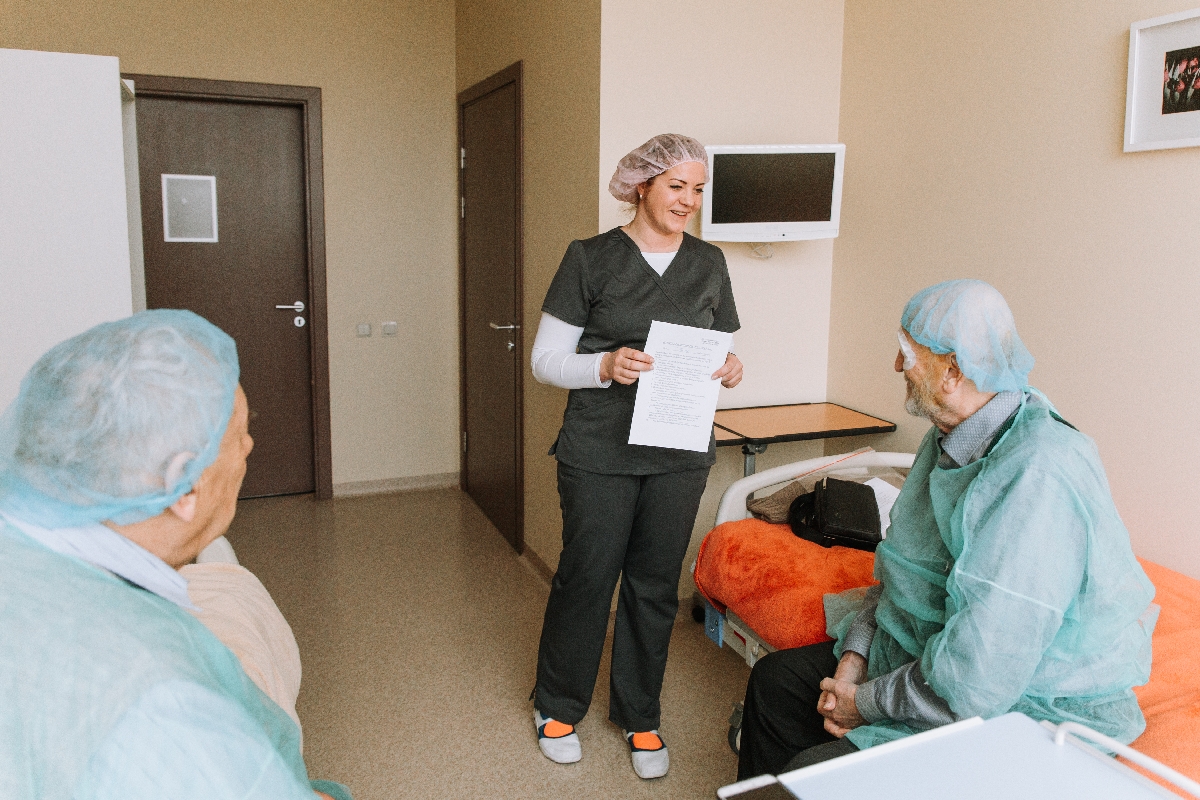 Pēc operāciju pacienti dienas stacionārā Brīvības gatvē 410