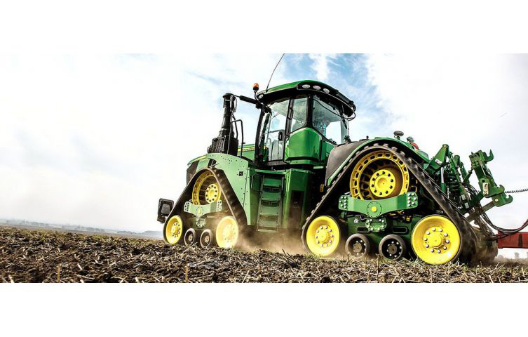John Deere traktori