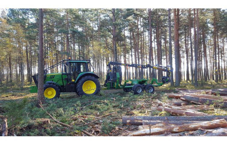 Meža traktori un aprīkojums