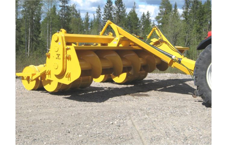 SUOKONE KŪDRAS LAUKU SAGATAVOŠANAS TEHNIKA