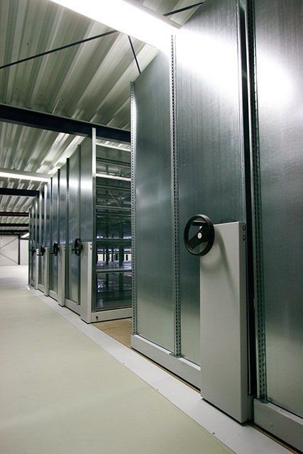 Metāla plaukti, noliktavu plaukti, arhīvu plaukti, Rīga, Latvia