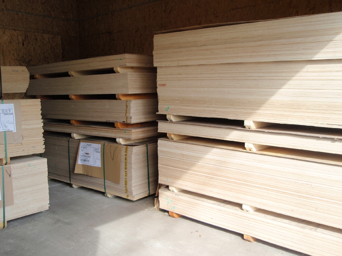 Preskartona, osb, finiera tirdzniecība