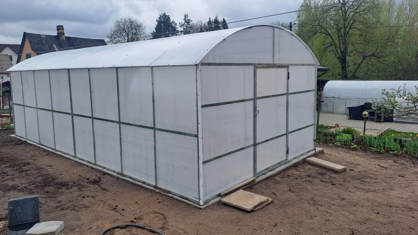 Polikarbonāta siltumnīcas