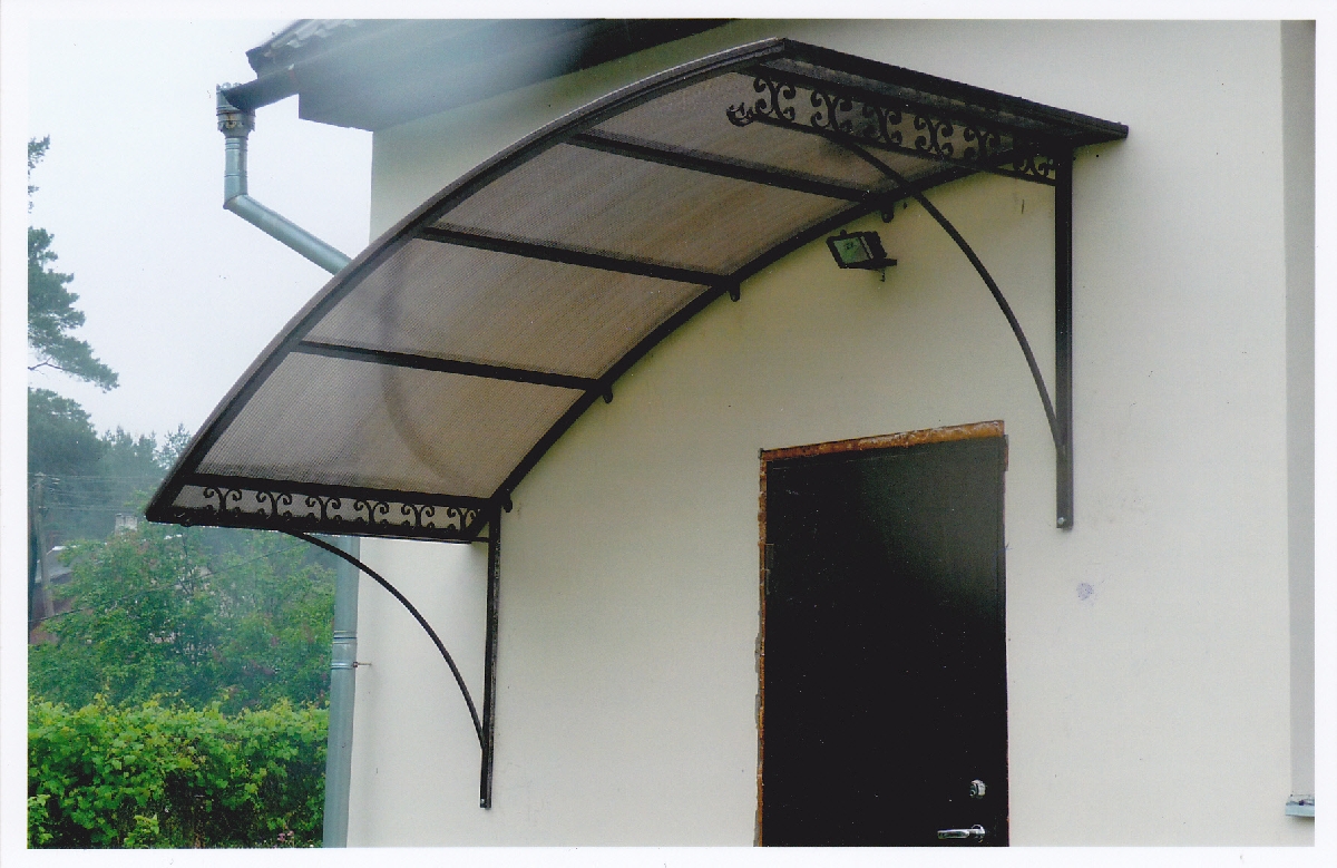 Dekoratīvas metāla kaluma nojumes Daugavpils