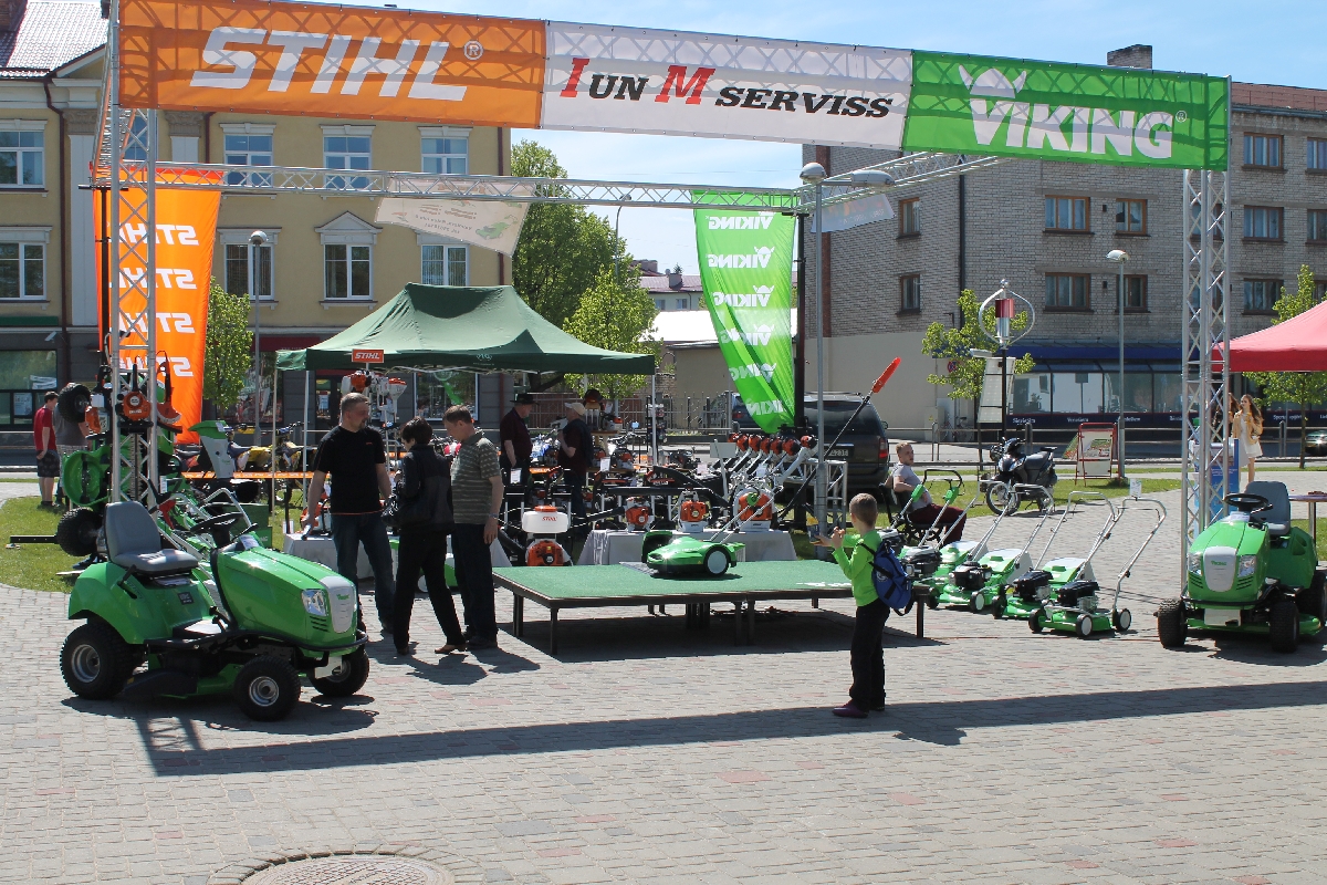 Viking zāles pļāvēji, dārza traktori