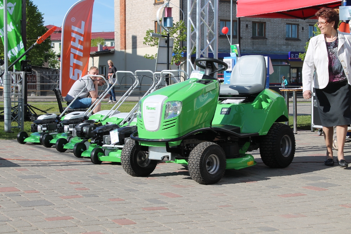 Viking zāles pļāvēji, dārza traktori
