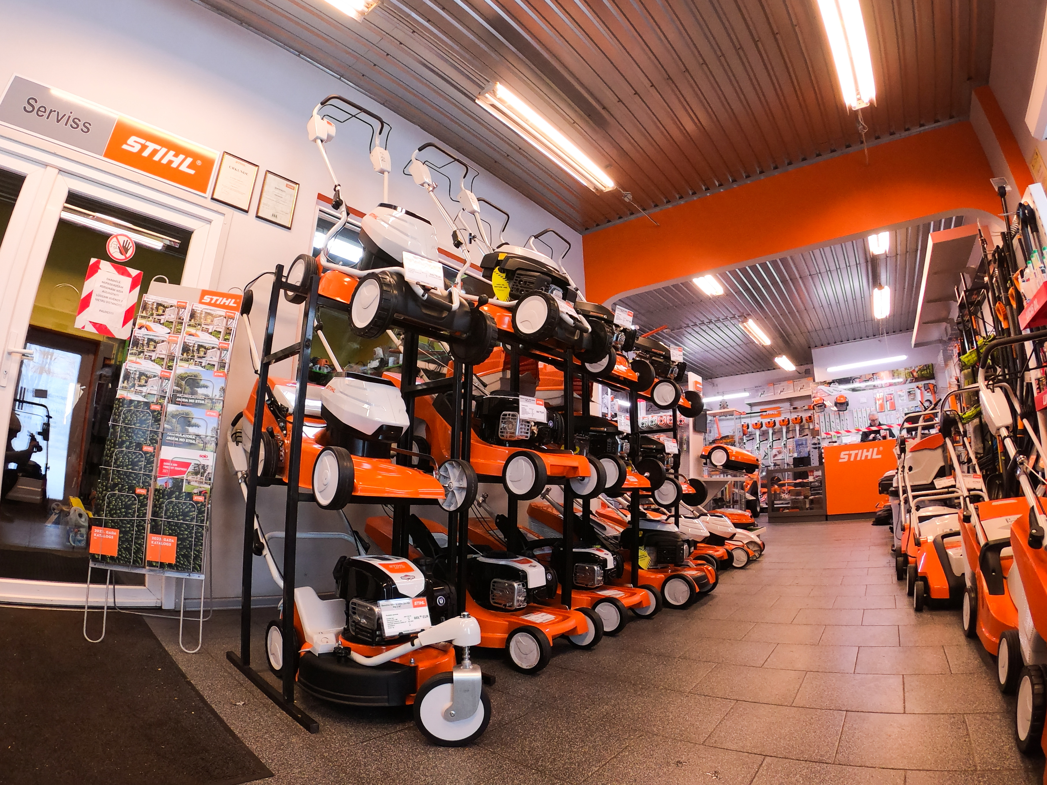 Zāles pļāvēji Valmierā