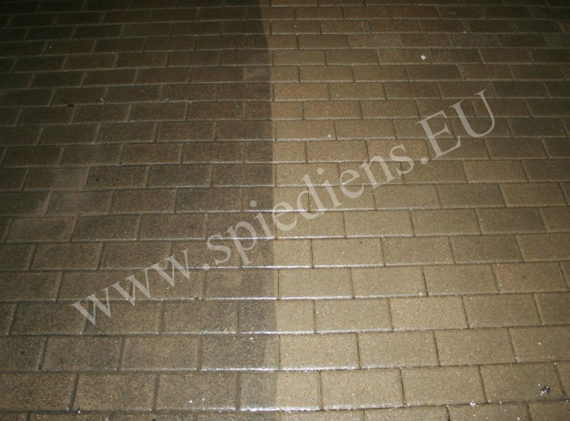 Pirms - pēc. Mazgāšana ar augstspiedienu