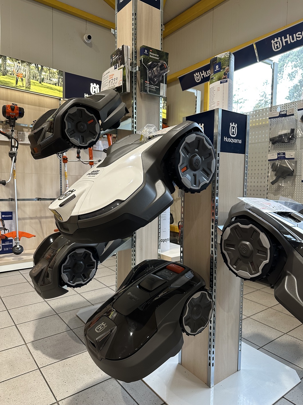 Husqvarna roboti