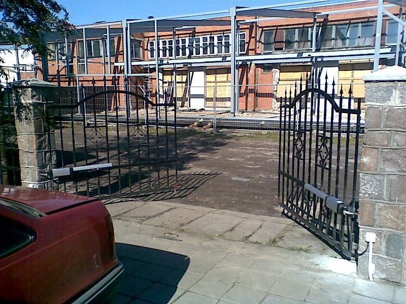 Automātiskie vārti, vārtu pultis