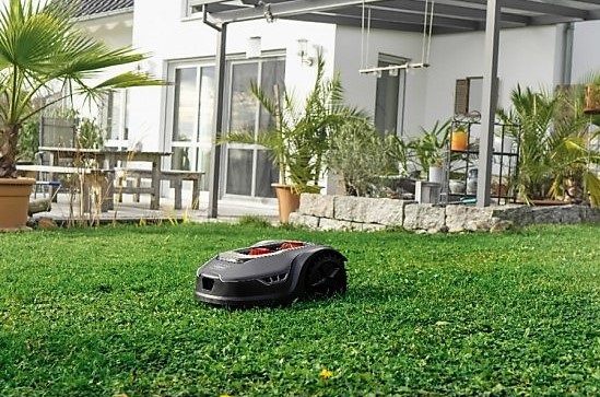 Zāles pļāvēji roboti