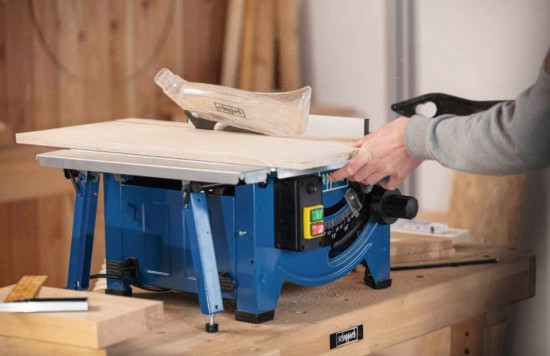 Pusstacionārie darbgaldi