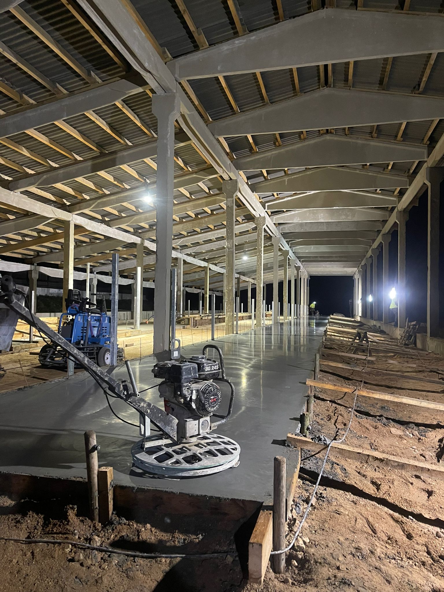 "Uldex" grīdu betonēšana