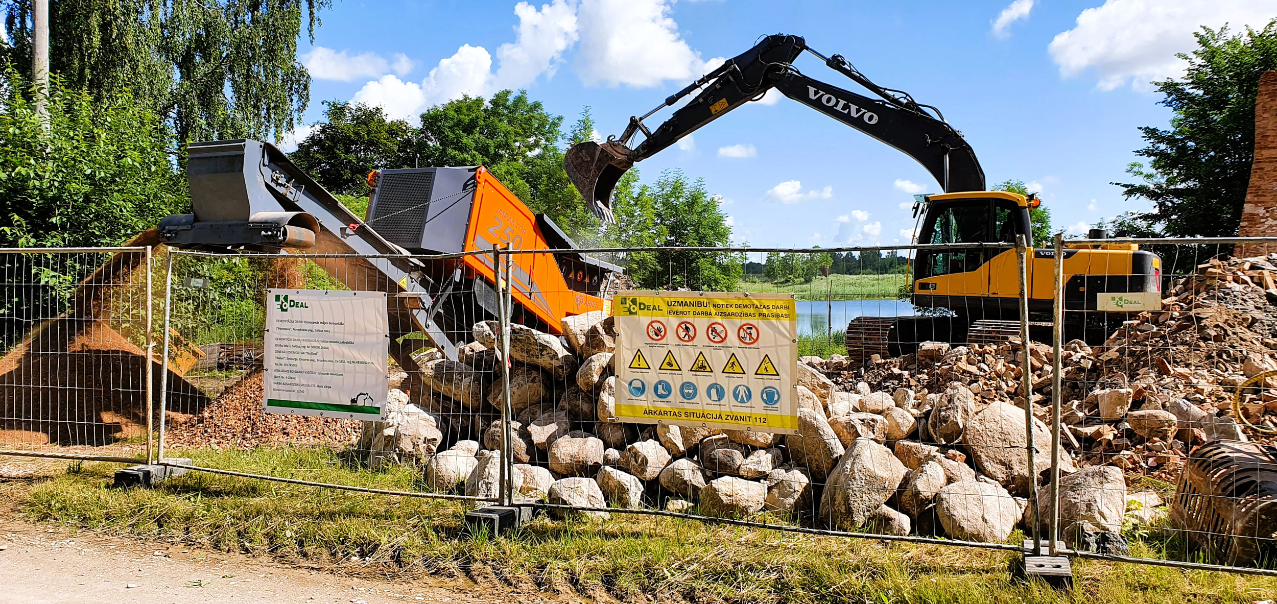 EkoDeal veic precīzu ēku daļēju un pilnīgu demontāžu, pielāgojoties objekta specifikai.