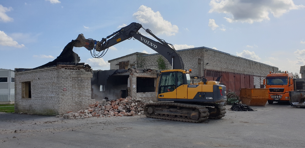EkoDeal, ēku demontāža, būvgružu konteineri, celtniecības tehnika