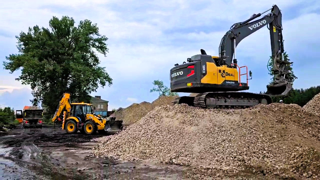 EkoDeal nodrošina būvgružu šķirošanu un pārstrādi, izmantojot jaudīgu tehniku un efektīvus risinājumus.