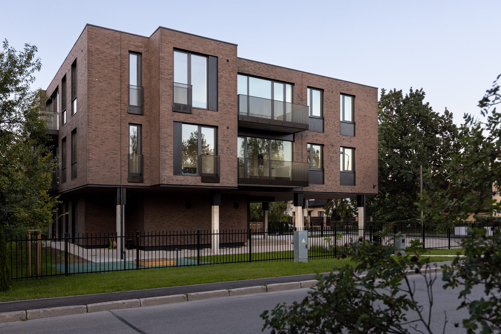 Daudzdzīvokļu māja, Rīga (6)